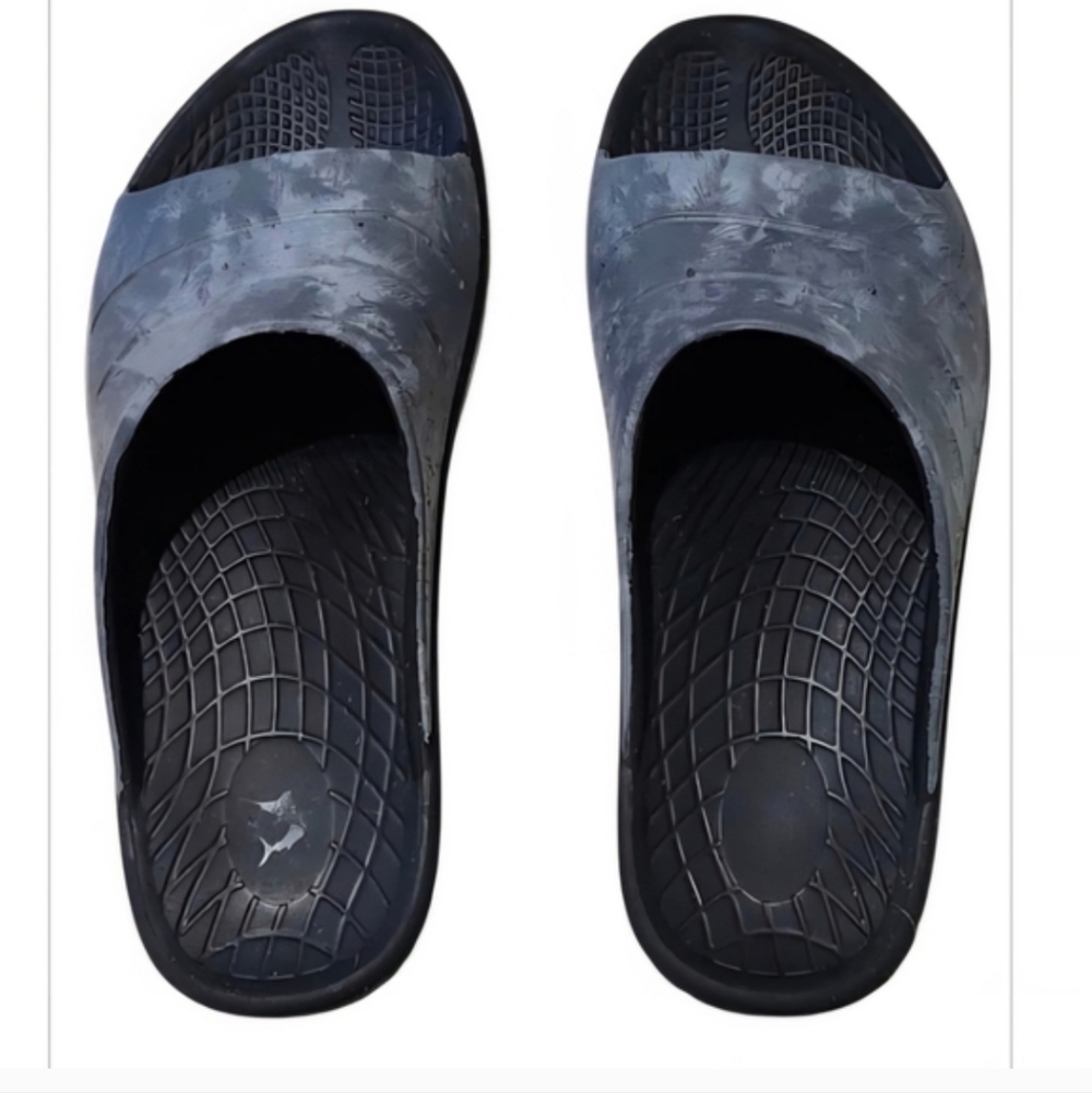 Reel Legends Gray and Black Slide Sandals